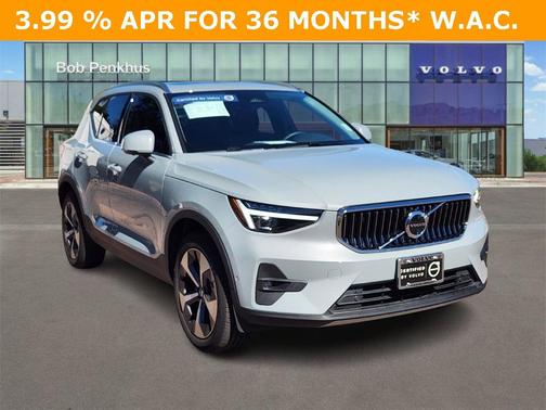 2025 Volvo XC40 B5 Plus Bright Theme