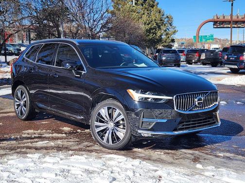 2023 Volvo XC60 B5 Plus Bright Theme