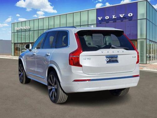 2025 Volvo XC90 B6 Plus 7-Seater