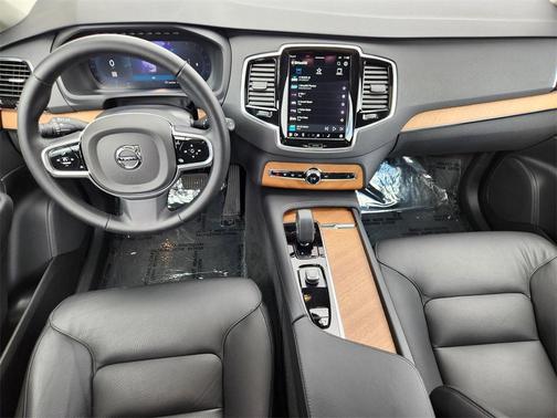 2025 Volvo XC90 B6 Plus 7-Seater