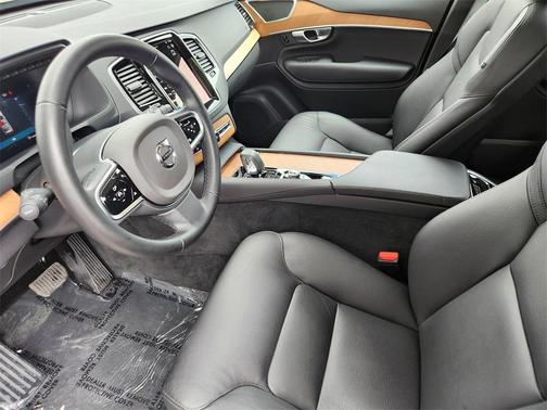 2025 Volvo XC90 B6 Plus 7-Seater