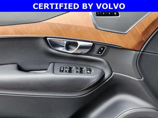 2025 Volvo XC90 B6 Plus 7-Seater