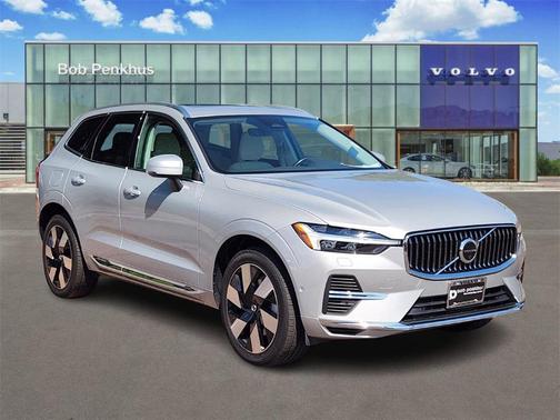 2023 Volvo XC60 Recharge Plug-In Hybrid T8 Plus Bright Theme