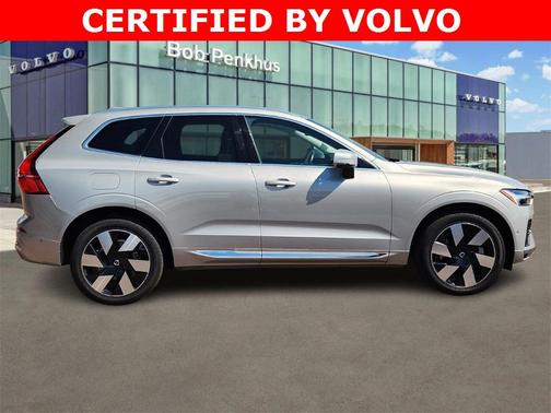 2023 Volvo XC60 Recharge Plug-In Hybrid T8 Plus Bright Theme