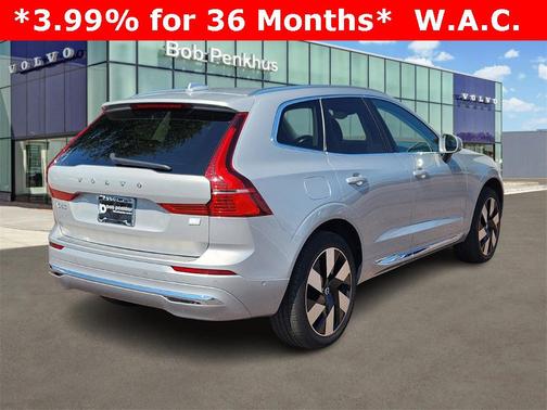 2023 Volvo XC60 Recharge Plug-In Hybrid T8 Plus Bright Theme