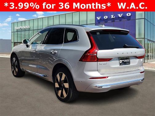 2023 Volvo XC60 Recharge Plug-In Hybrid T8 Plus Bright Theme