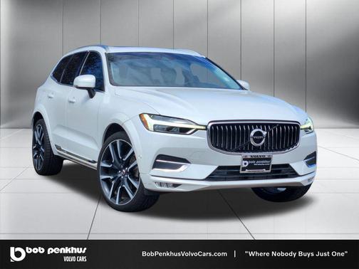 Crystal White 2018 Volvo XC60 T5 Inscription