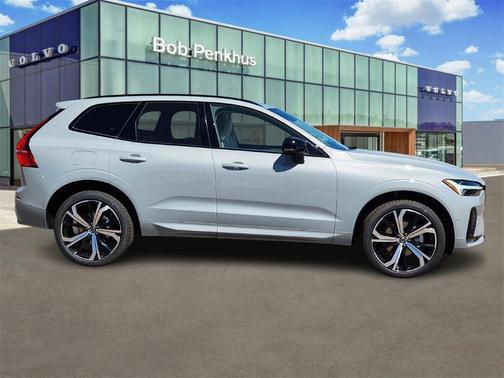 2025 Volvo XC60 B5 Ultra