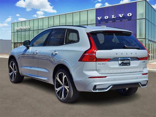 2025 Volvo XC60 B5 Ultra