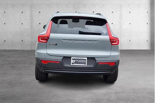 2025 Volvo EX40 Twin Motor Core