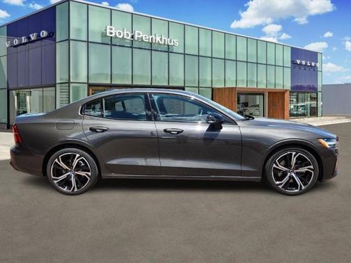 2025 Volvo S60 B5 Core