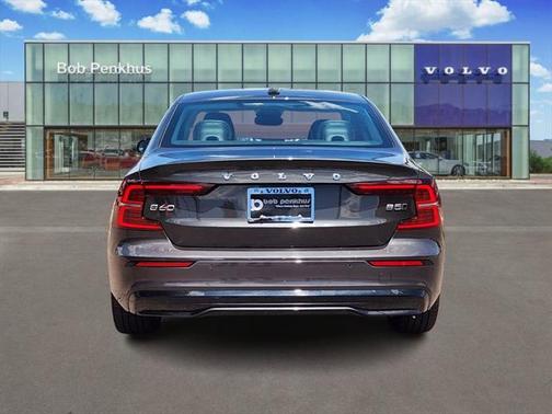 2025 Volvo S60 B5 Core