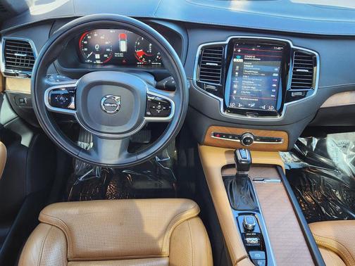 White 2019 Volvo XC90 T6 Inscription