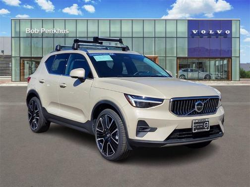 2025 Volvo XC40 B5 Plus Bright Theme
