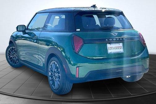 British Racing Green IV Metallic 2026 MINI Hardtop Cooper