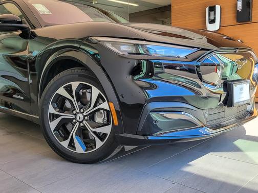2021 Ford Mustang Mach-E Premium