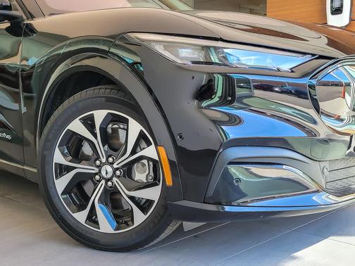 2021 Ford Mustang Mach-E Premium