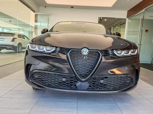 Alfa Black 2024 Alfa Romeo Tonale Veloce EAWD