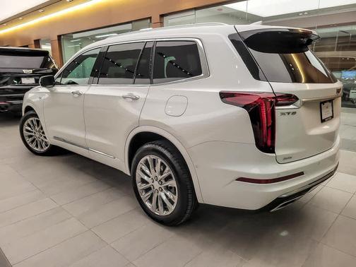 2023 Cadillac XT6 Premium Luxury AWD