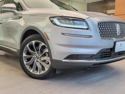 2021 Lincoln Nautilus Reserve