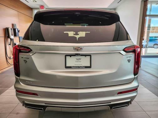 Radiant Silver Metallic 2020 Cadillac XT6 Premium Luxury AWD