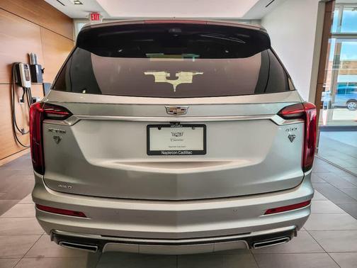 Radiant Silver Metallic 2020 Cadillac XT6 Premium Luxury AWD