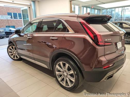 2023 Cadillac XT4 Premium Luxury
