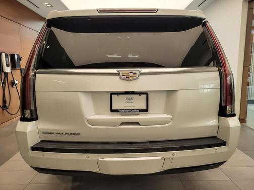 2020 Cadillac Escalade ESV Luxury