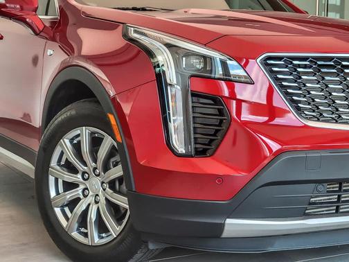 2022 Cadillac XT4 Premium Luxury