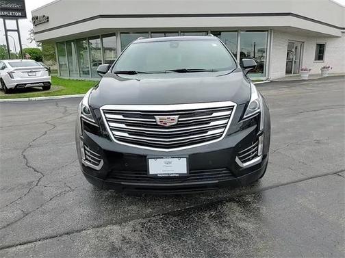 Stellar Black Metallic 2019 Cadillac XT5 Luxury