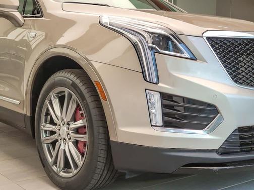 2022 Cadillac XT5 Sport