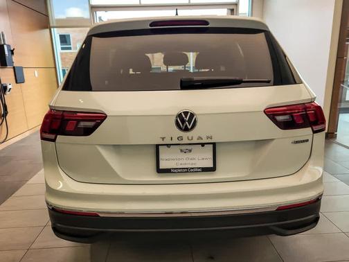 Platinum Gray Metallic 2024 Volkswagen Tiguan 2.0T S 4MOTION