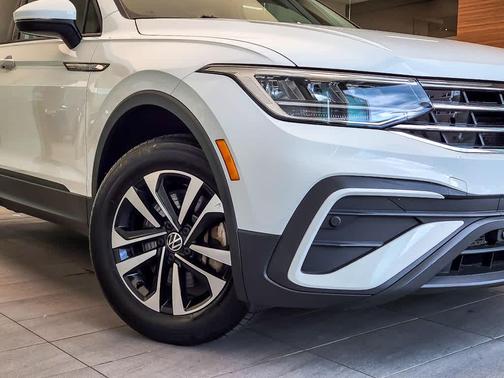 Platinum Gray Metallic 2024 Volkswagen Tiguan 2.0T S 4MOTION