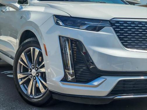 2022 Cadillac XT6 Premium Luxury AWD