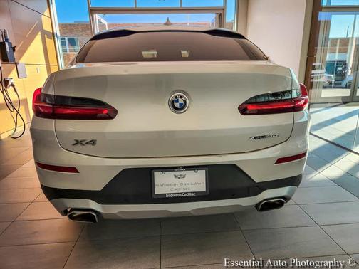 Mineral White Metallic 2022 BMW X4 xDrive30i