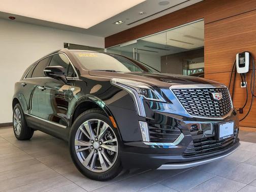 Stellar Black Metallic 2025 Cadillac XT5 Premium Luxury