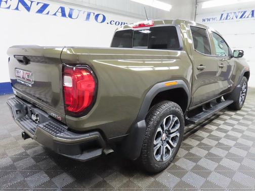 2024 GMC Canyon AT4