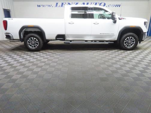 Summit White 2025 GMC Sierra 2500 SLE
