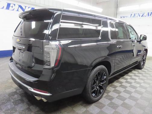 2025 Chevrolet Suburban High Country