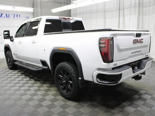 2024 GMC Sierra 2500 AT4