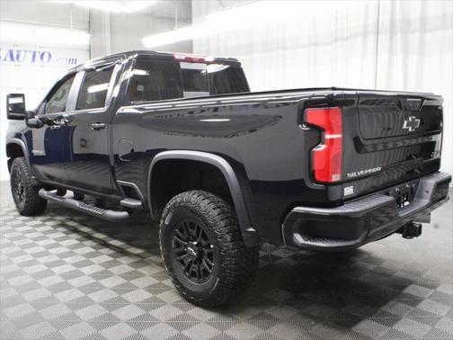 2025 Chevrolet Silverado 2500 4WD Crew Cab Standard Bed ZR2