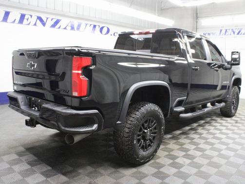 2025 Chevrolet Silverado 2500 4WD Crew Cab Standard Bed ZR2