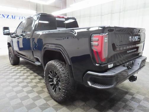 2024 GMC Sierra 2500 AT4