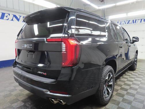 2025 GMC Yukon XL AT4 4WD