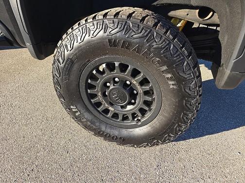 2025 GMC Sierra 2500 AT4