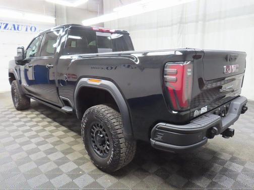 2025 GMC Sierra 2500 AT4X