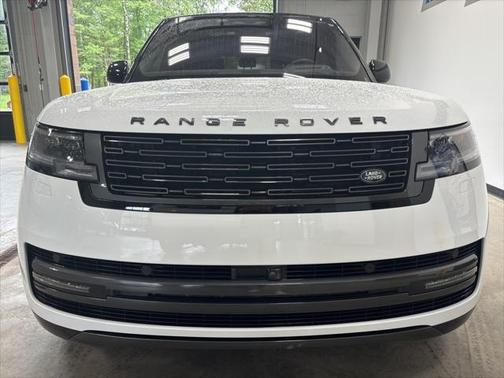 2023 Land Rover Range Rover P530 SE