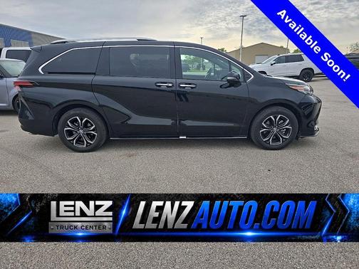 Midnight Black Metallic 2025 Toyota Sienna Platinum