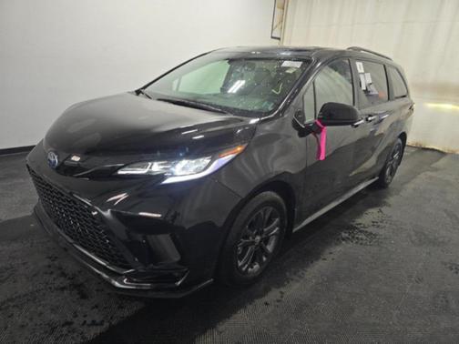 2025 Toyota Sienna XSE 7 Passenger