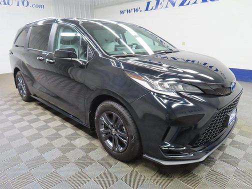 2025 Toyota Sienna XSE 7 Passenger